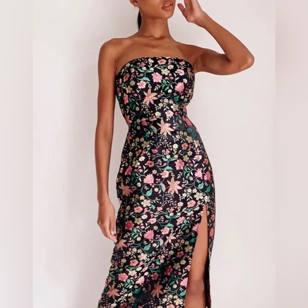 Lulu’s Black Satin Floral dress with high slit on left leg. Never Worn!